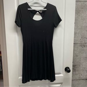 LBD with Keyhole Back